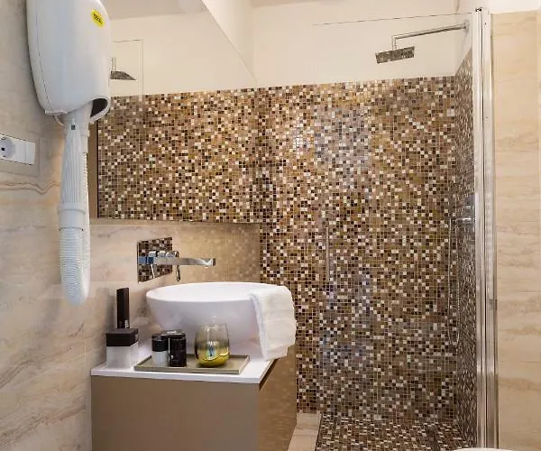 Domus Hotel 3*