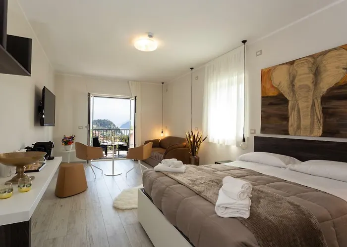 Domus 3* בלאג'יו